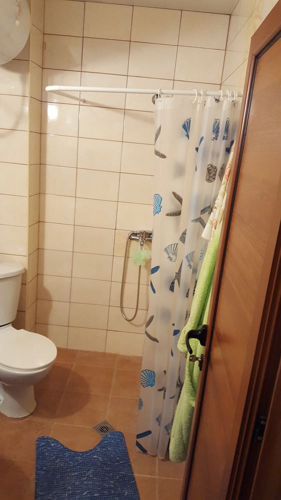 Просторная двухкомнатная квартира близко от центра Солнечного Берега