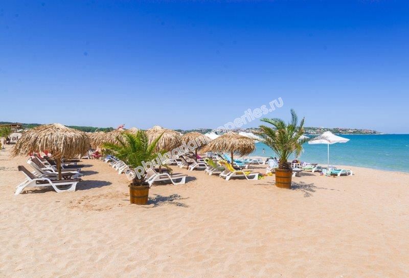 Шикарные квартиры в красивом комплексе на первой линии моря на продажу в городе Созополь