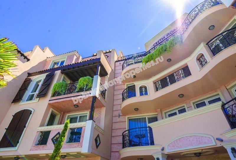 Шикарные квартиры в красивом комплексе на первой линии моря на продажу в городе Созополь