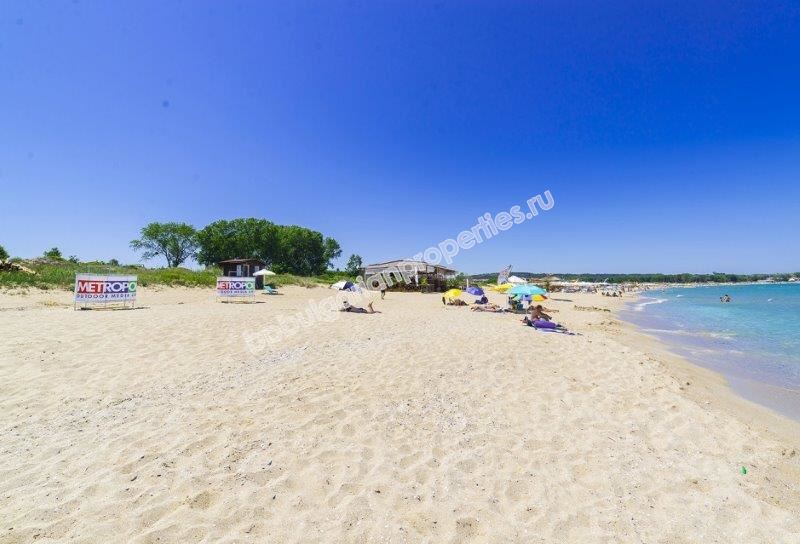 Шикарные квартиры в красивом комплексе на первой линии моря на продажу в городе Созополь