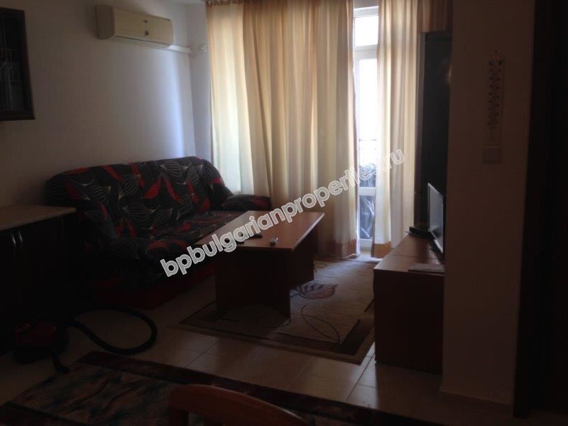 Меблированная квартира с двумя спальнями на Солнечном Берегу по выгодной цене!