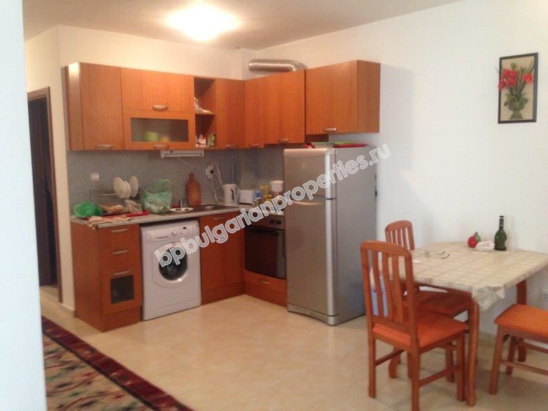 Меблированная квартира с двумя спальнями на Солнечном Берегу по выгодной цене!