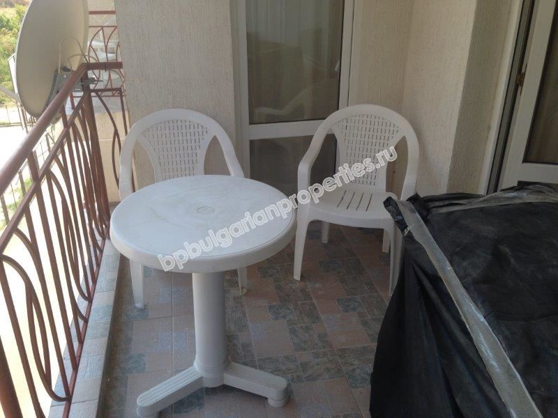 Меблированная квартира с двумя спальнями на Солнечном Берегу по выгодной цене!