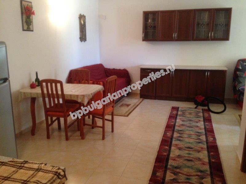 Меблированная квартира с двумя спальнями на Солнечном Берегу по выгодной цене!