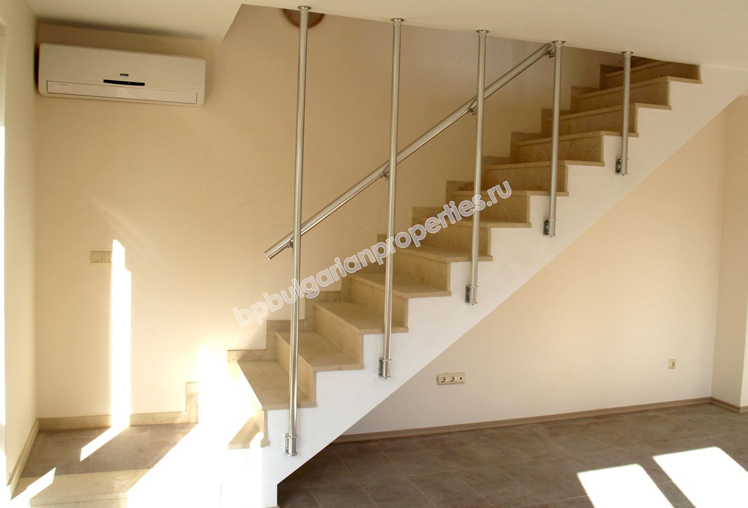 Трехэтажные дома-таунхаусы по выгодной цене в городе Черноморец