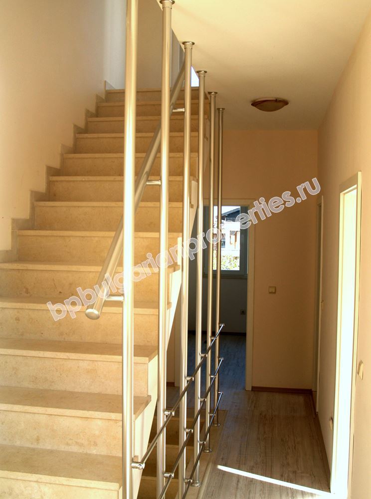 Трехэтажные дома-таунхаусы по выгодной цене в городе Черноморец