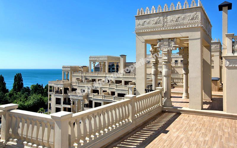 Люксовые квартиры с видом на море до пляжа в курорте Золотые пески