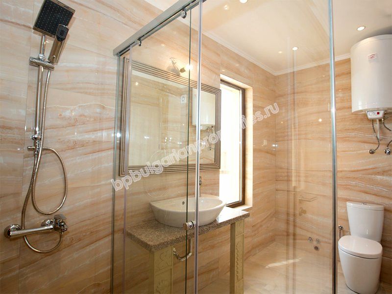 Люксовые квартиры с видом на море до пляжа в курорте Золотые пески