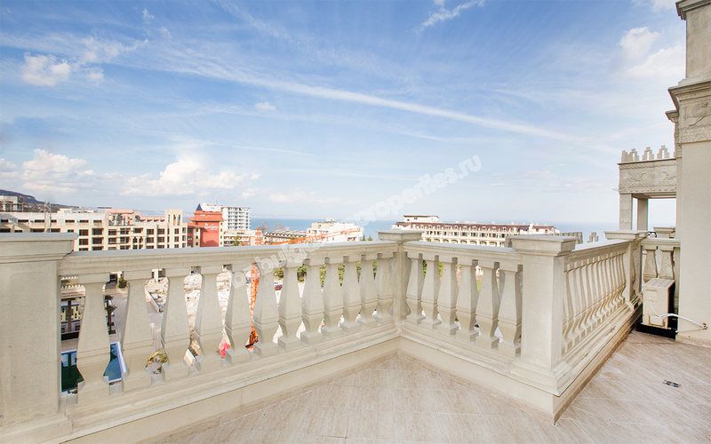 Люксовые квартиры с видом на море до пляжа в курорте Золотые пески