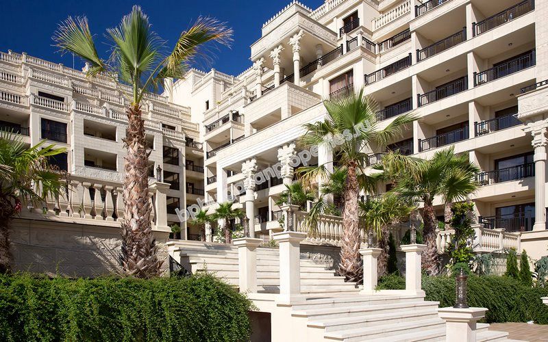 Люксовые квартиры с видом на море до пляжа в курорте Золотые пески