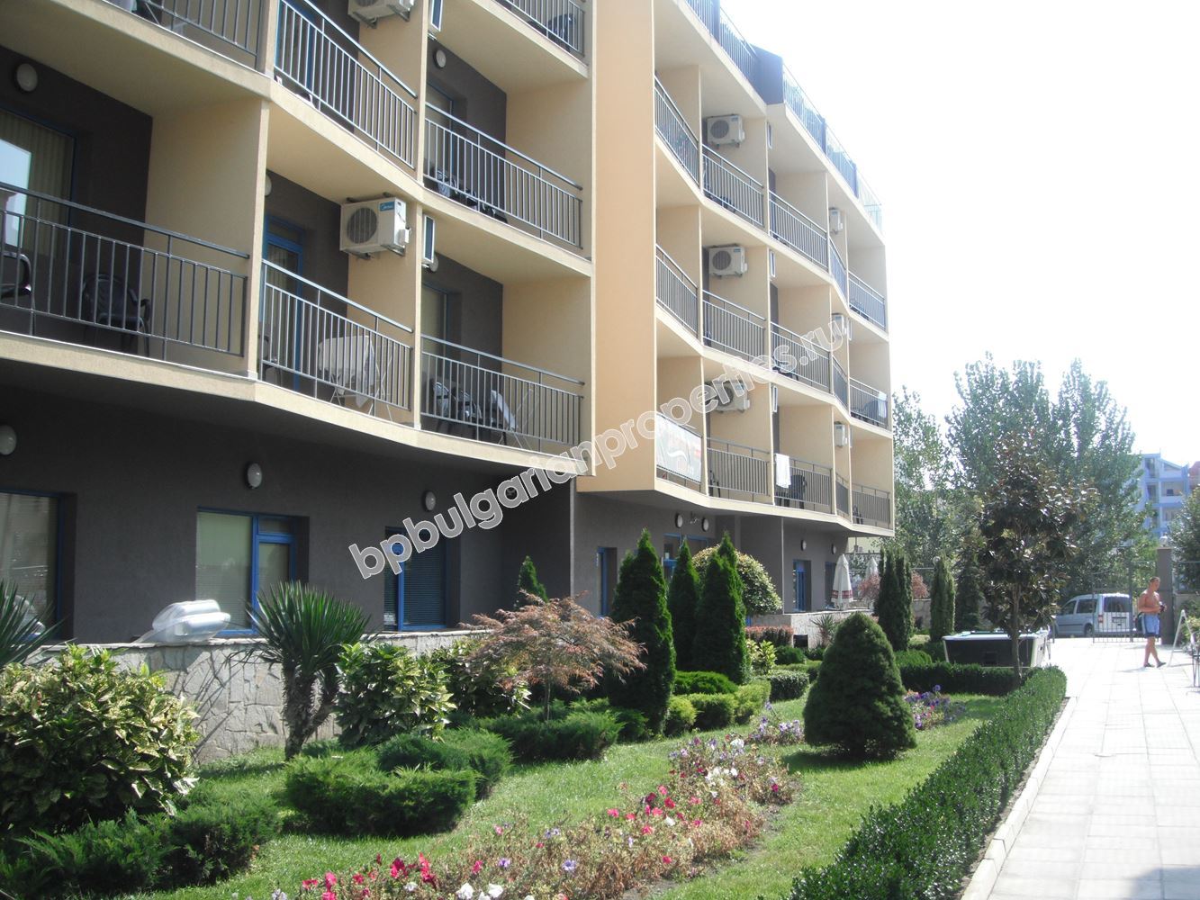 Выгодная вторичка - дешевая студия в центральной части Солнечного Берега