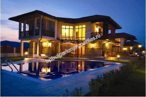 На продажу люксовые виллы в новом комплексе недалеко от моря