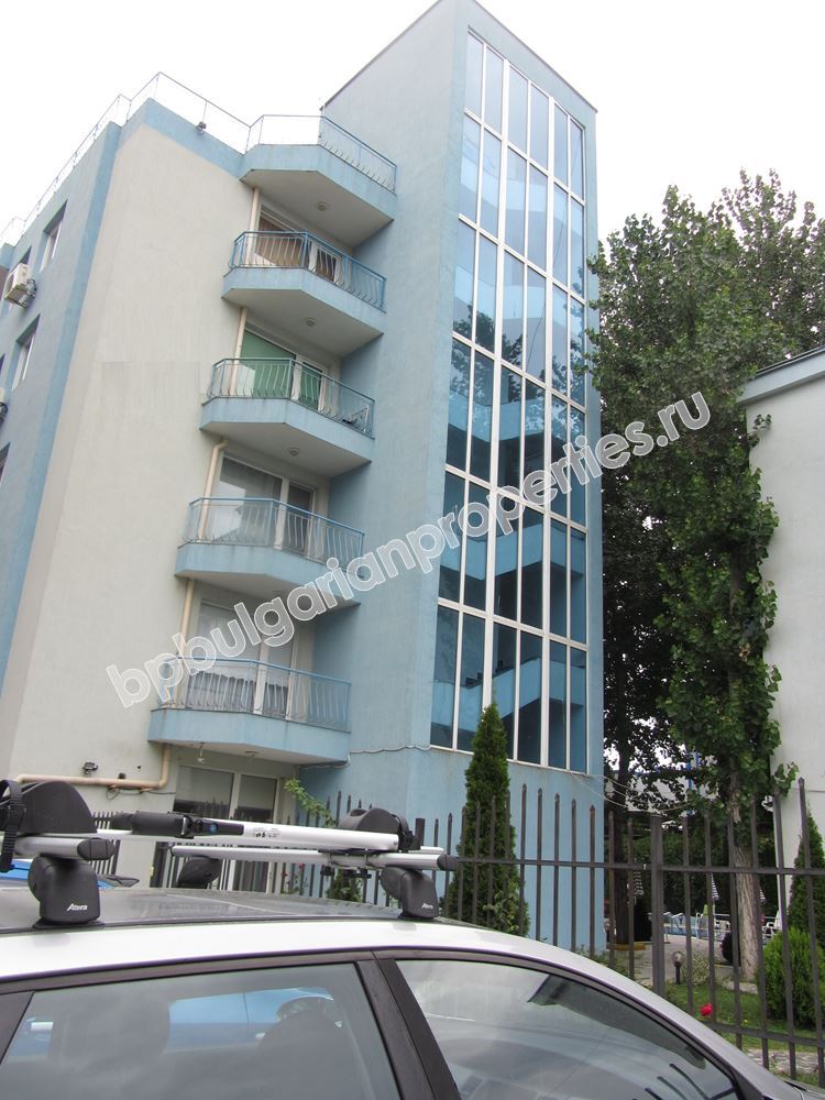 Недорогая двухкомнатная квартира близко от цента Солнечного Берега