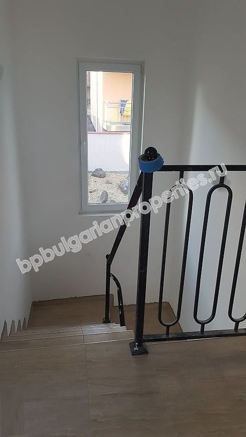 Новый двухэтажный дом с мебелью всего в 10 км от моря, обл. Бургас