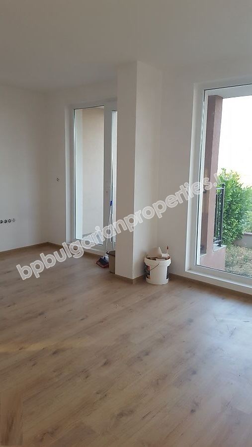 Новый двухэтажный дом с мебелью всего в 10 км от моря, обл. Бургас