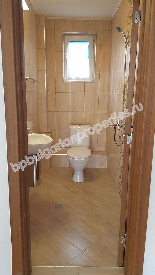 Новый двухэтажный дом с мебелью всего в 10 км от моря, обл. Бургас