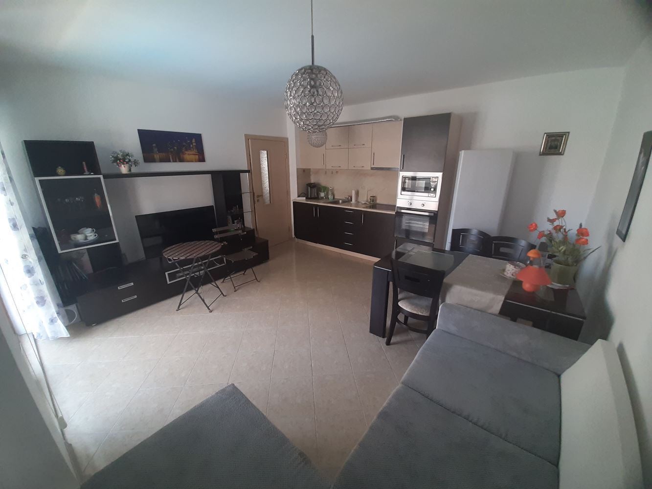 Меблированная квартира в комплексе для круглогодичного проживания в Равде