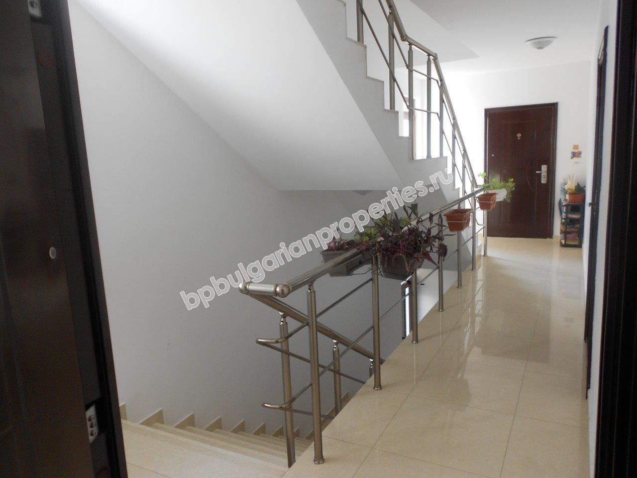 Меблированная квартира в комплексе для круглогодичного проживания в Равде