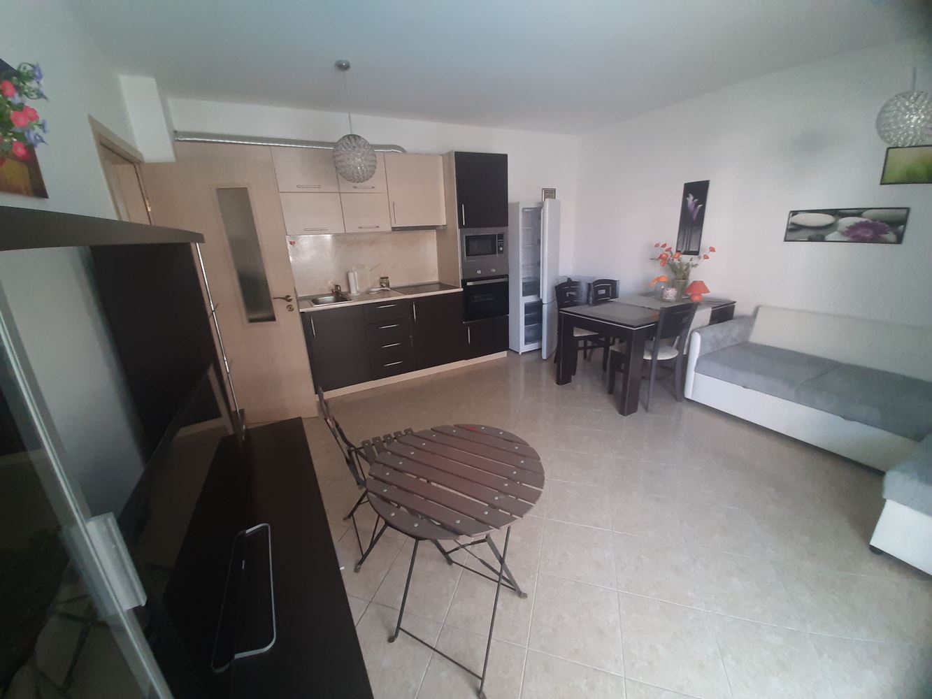 Меблированная квартира в комплексе для круглогодичного проживания в Равде