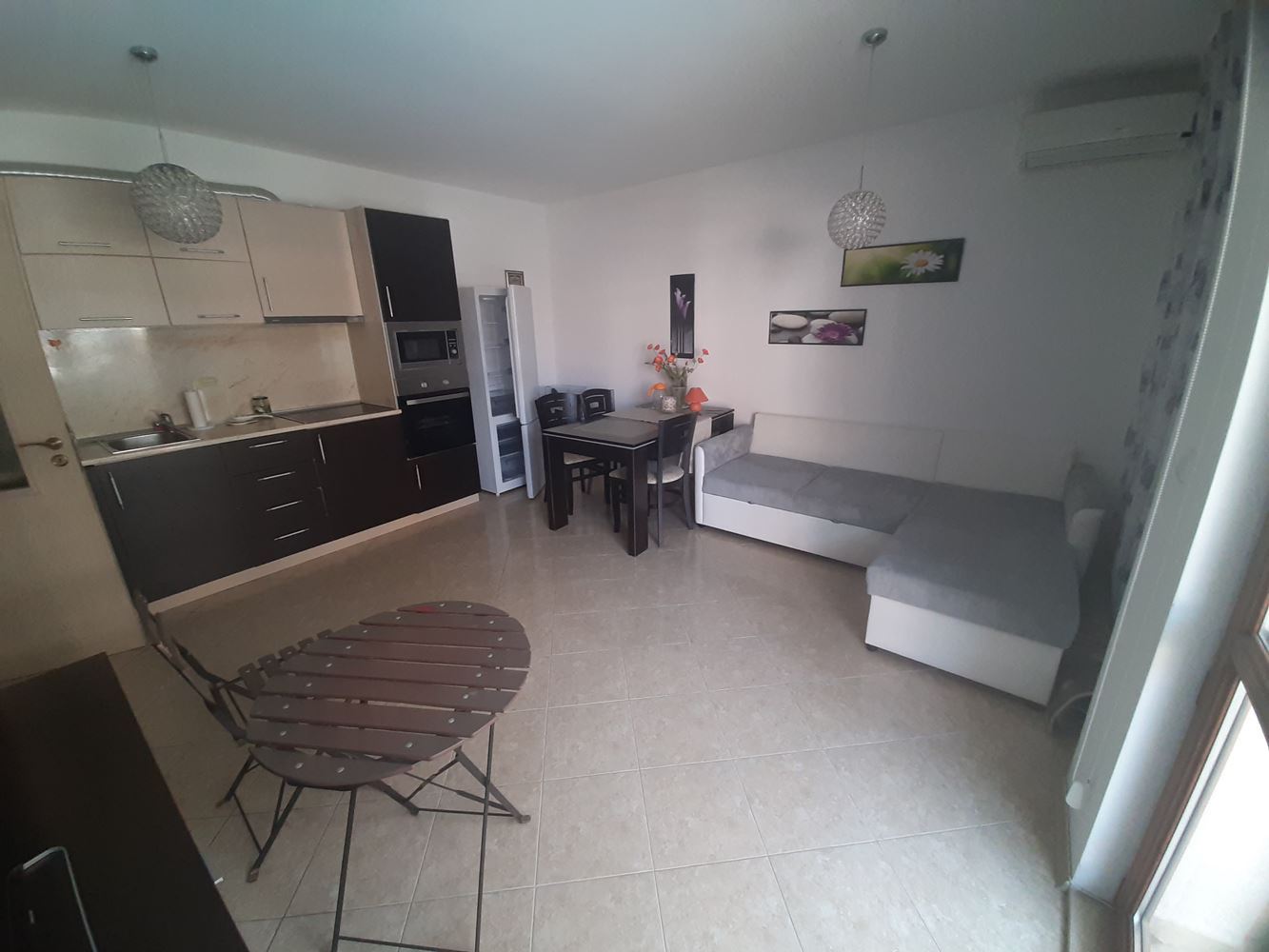 Меблированная квартира в комплексе для круглогодичного проживания в Равде