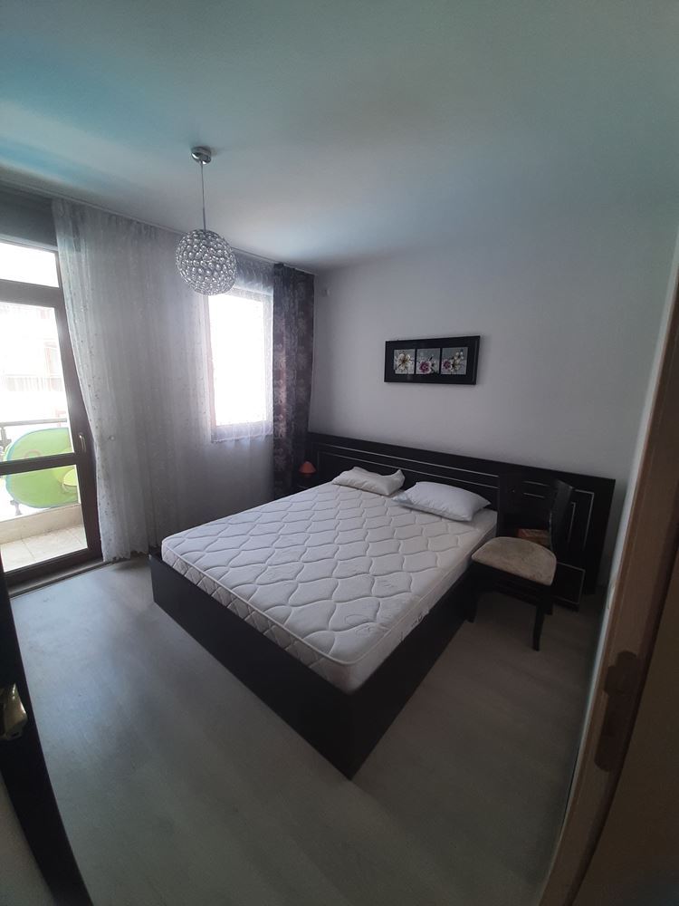 Меблированная квартира в комплексе для круглогодичного проживания в Равде