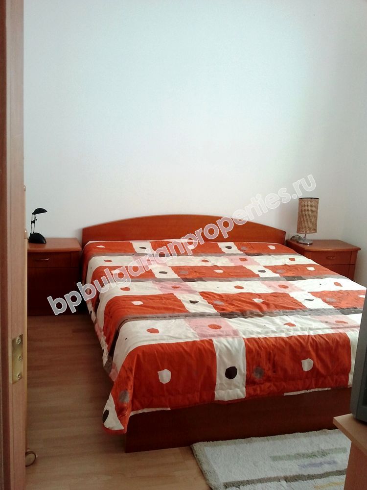 Люксовая меблированная трехкомнатная квартира недалеко от Южного пляжа на продажу в курорте Равда