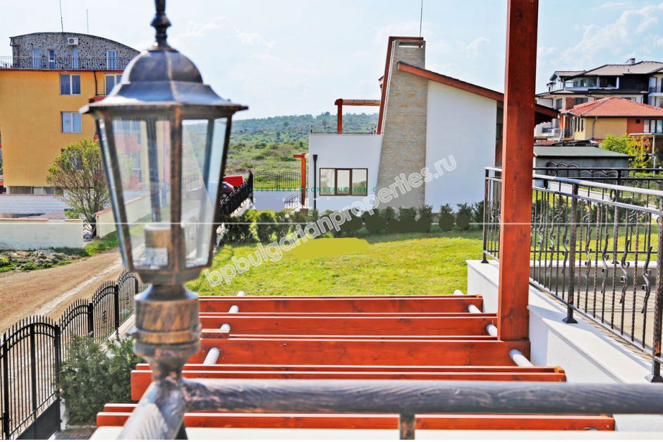 Люксовый двухэтажный дом на продажу возле курорта Святой Влас