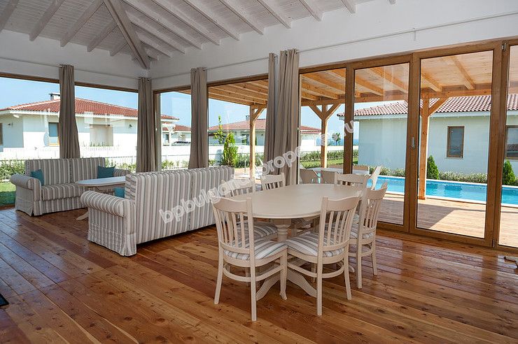 Шикарные дома с видом на море на продажу в курорте Лозенец