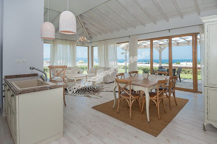 Шикарные дома с видом на море на продажу в курорте Лозенец