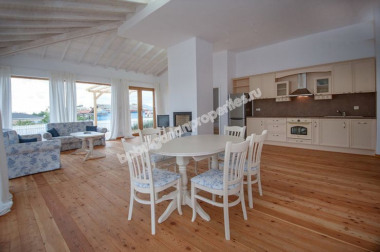 Шикарные дома с видом на море на продажу в курорте Лозенец