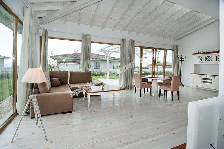 Шикарные дома с видом на море на продажу в курорте Лозенец