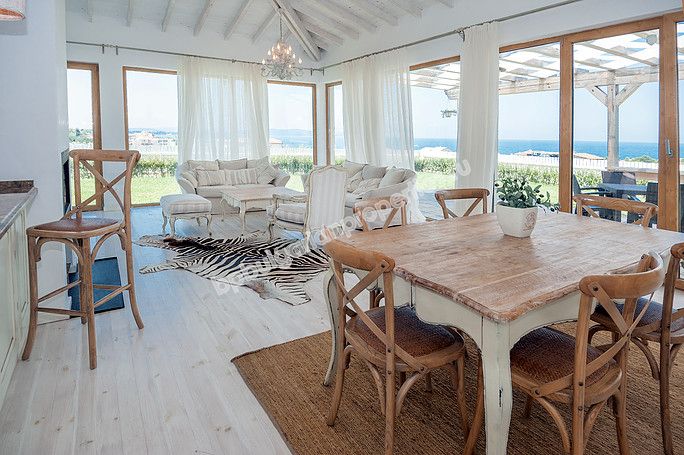 Шикарные дома с видом на море на продажу в курорте Лозенец