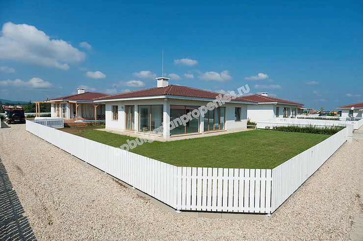 Шикарные дома с видом на море на продажу в курорте Лозенец