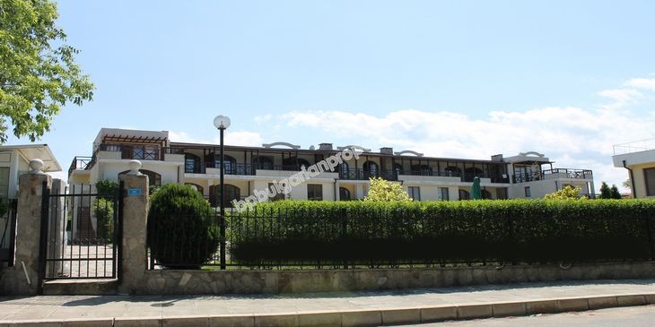 Шикарный двухкомнатный меблированный апартамент на продажу на первой линии моря в городе Созополь Шикарный двухкомнатный меблированный апартамент на продажу на первой линии моря в городе Созополь