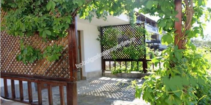 Шикарный двухкомнатный меблированный апартамент на продажу на первой линии моря в городе Созополь Шикарный двухкомнатный меблированный апартамент на продажу на первой линии моря в городе Созополь