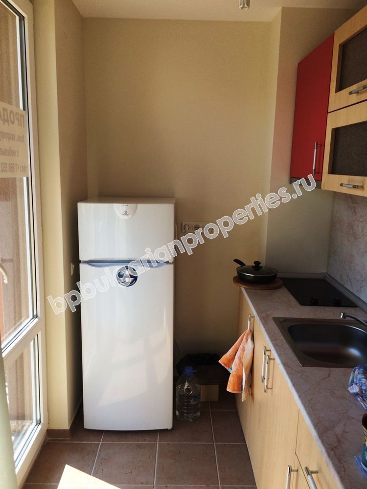 Просторная меблированная студия близко к морю на продажу в курорте Солнечный Берег