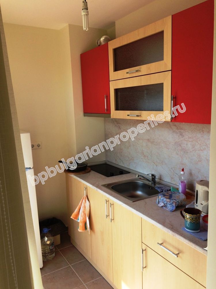 Просторная меблированная студия близко к морю на продажу в курорте Солнечный Берег