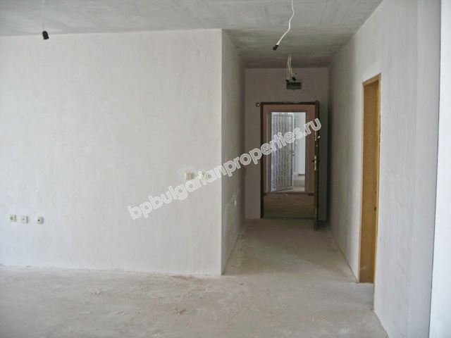 Новая трехкомнатная квартира с видом на море на продажу в комплексе „Зорница” - город Бургас