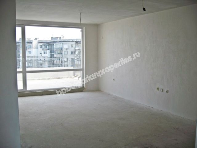 Новая трехкомнатная квартира с видом на море на продажу в комплексе „Зорница” - город Бургас