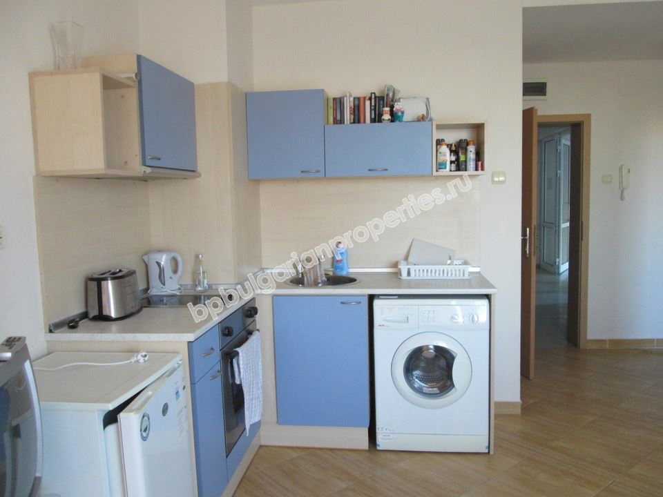 Большая меблированная  квартира с 2 спальнями в центре Солнечного Берега