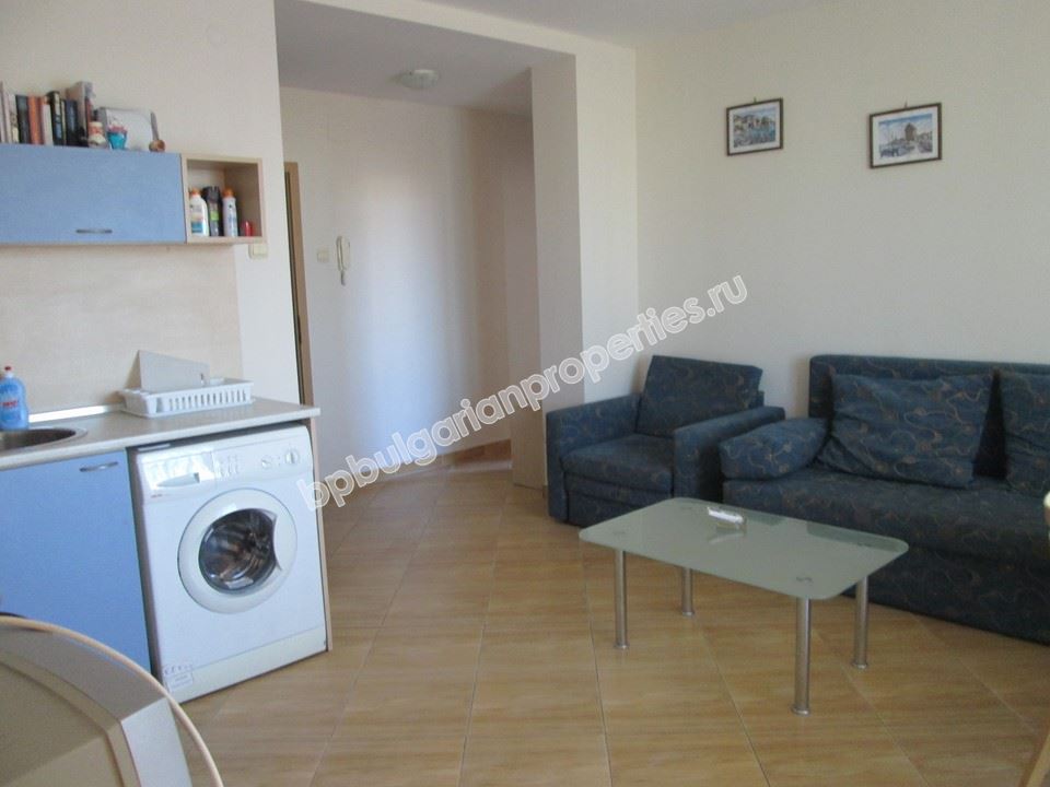 Большая меблированная  квартира с 2 спальнями в центре Солнечного Берега