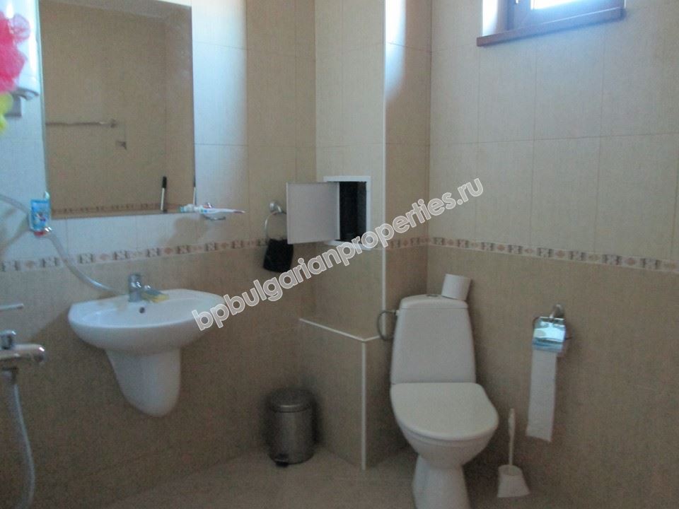 Большая меблированная  квартира с 2 спальнями в центре Солнечного Берега