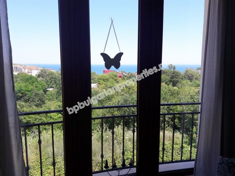 Меблированная квартира с видом на море в центральной части Бяла