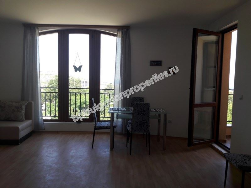 Меблированная квартира с видом на море в центральной части Бяла