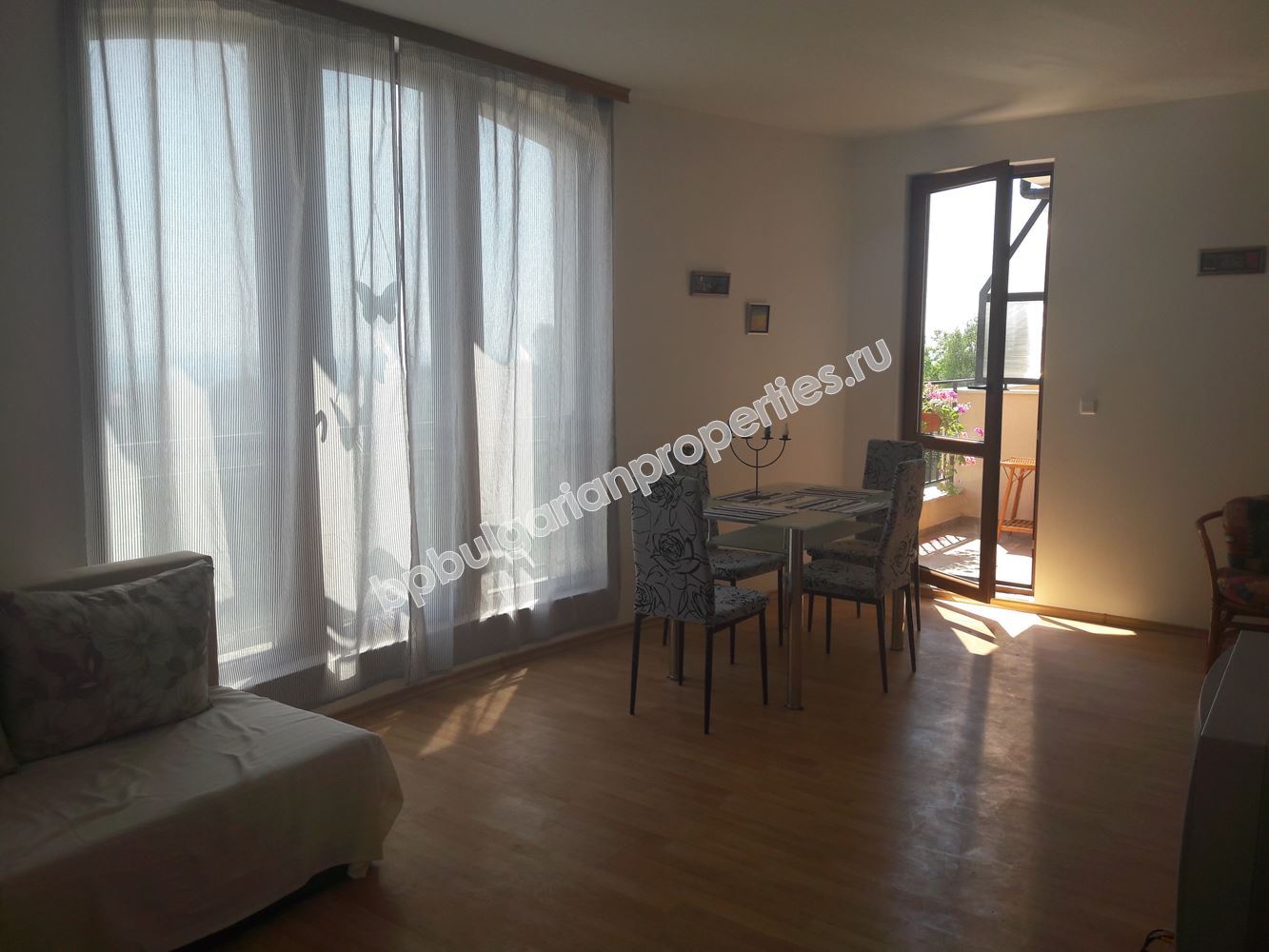 Меблированная квартира с видом на море в центральной части Бяла