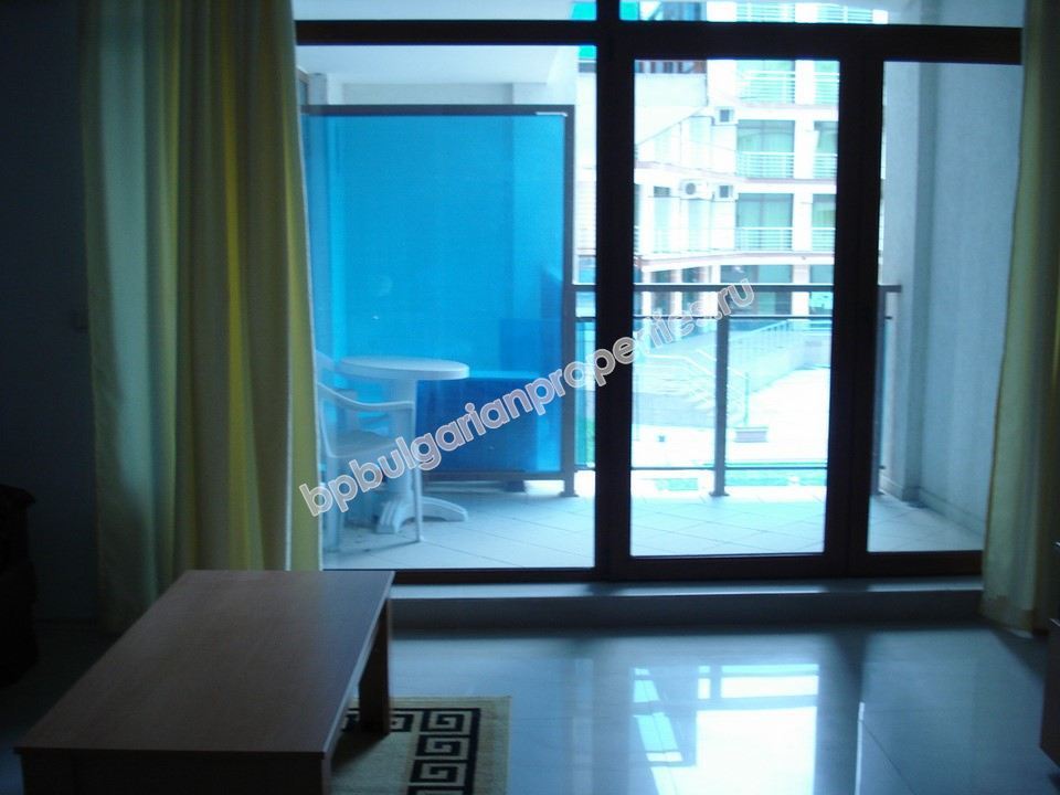 Двухкомнатная квартира с одной спальней в центре курорта Солнечный берег