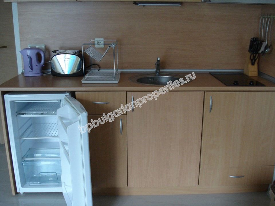 Двухкомнатная квартира с одной спальней в центре курорта Солнечный берег