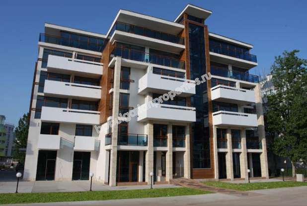 Двухкомнатная квартира с одной спальней в центре курорта Солнечный берег