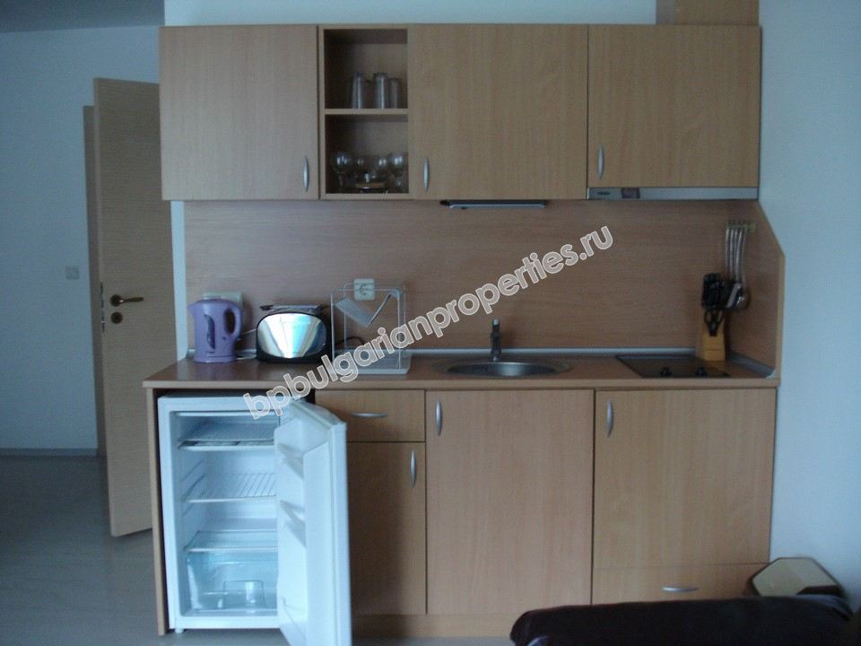 Двухкомнатная квартира с одной спальней в центре курорта Солнечный берег