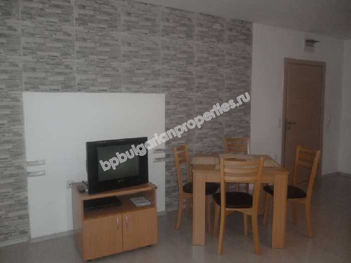 Двухкомнатная квартира с одной спальней в центре курорта Солнечный берег